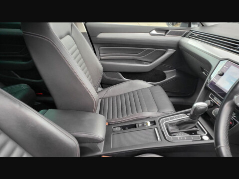 Volkswagen Passat SEL TDI DSG 14