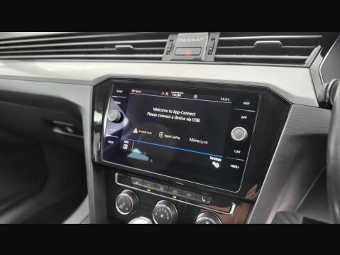 Volkswagen Passat SEL TDI DSG 18