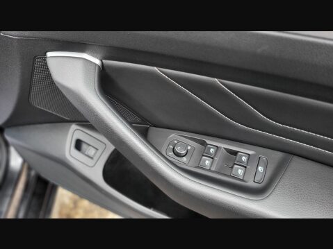 Volkswagen Passat SEL TDI DSG 26