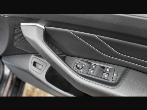 Volkswagen Passat SEL TDI DSG 26