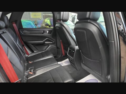 Porsche Cayenne V6 23