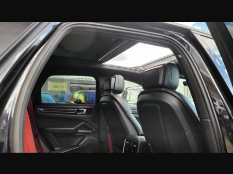 Porsche Cayenne V6 24