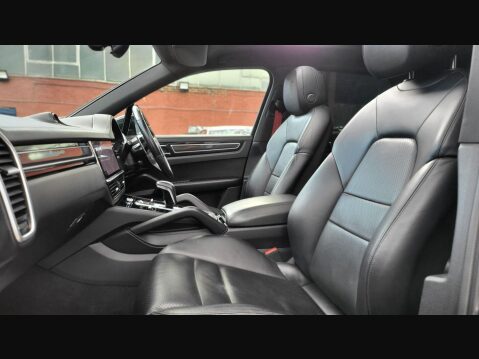 Porsche Cayenne V6 39