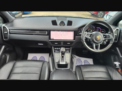 Porsche Cayenne V6 12