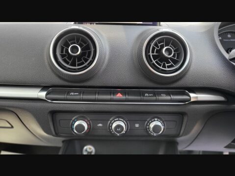 Audi A3 SPORTBACK TFSI SE TECHNIK 18