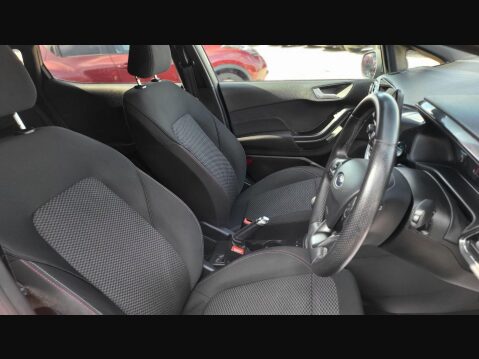 Ford Fiesta ST-LINE 14