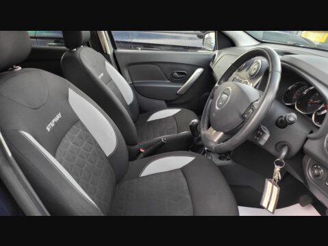 Dacia Sandero Stepway LAUREATE TCE 17