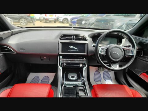 Jaguar XE D LANDMARK AWD 4
