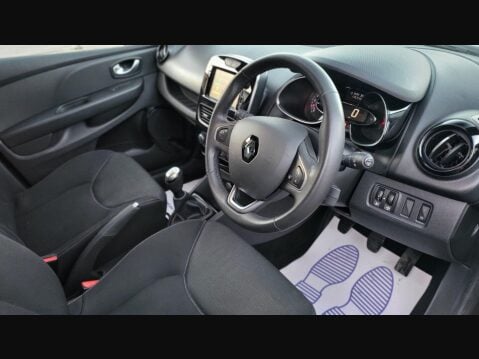 Renault Clio ICONIC TCE 15