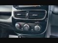 Renault Clio ICONIC TCE 17