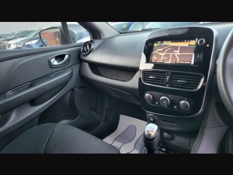 Renault Clio ICONIC TCE 19