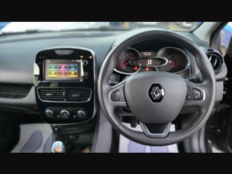 Renault Clio ICONIC TCE 28