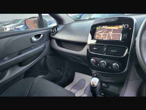 Renault Clio ICONIC TCE 19