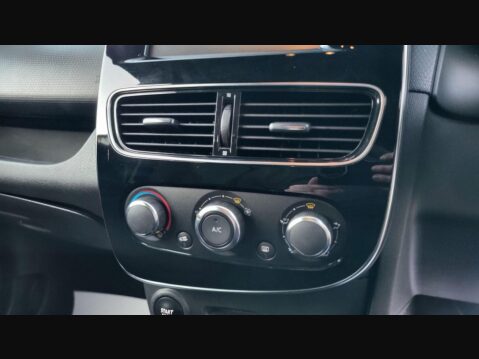 Renault Clio ICONIC TCE 17