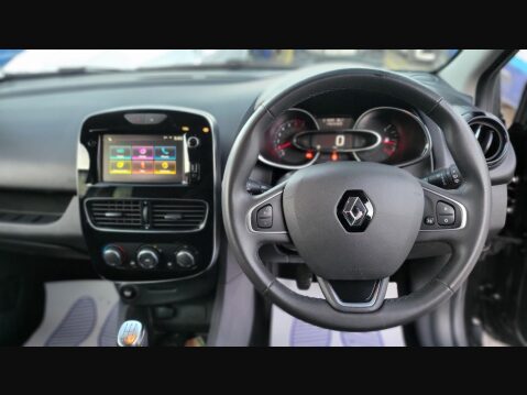 Renault Clio ICONIC TCE 28