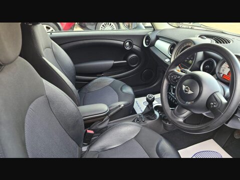Mini Hatch COOPER 4