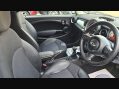 Mini Hatch COOPER 4
