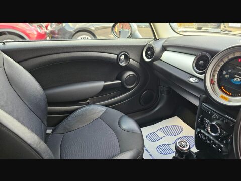 Mini Hatch COOPER 24