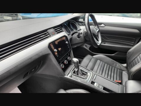 Volkswagen Passat SEL TDI DSG 10