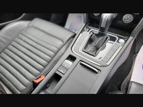 Volkswagen Passat SEL TDI DSG 26