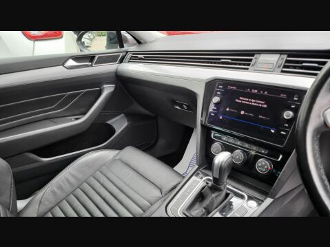 Volkswagen Passat SEL TDI DSG 14