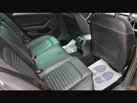 Volkswagen Passat SEL TDI DSG 19