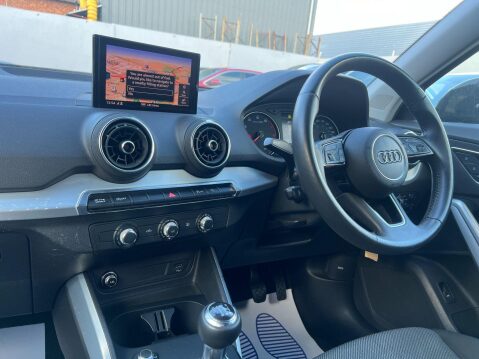 Audi Q2 TFSI SPORT 11