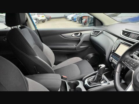Nissan Qashqai N-CONNECTA DIG-T XTRONIC 19