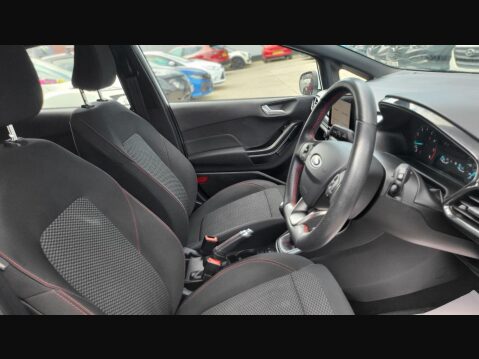 Ford Fiesta ST-LINE 14