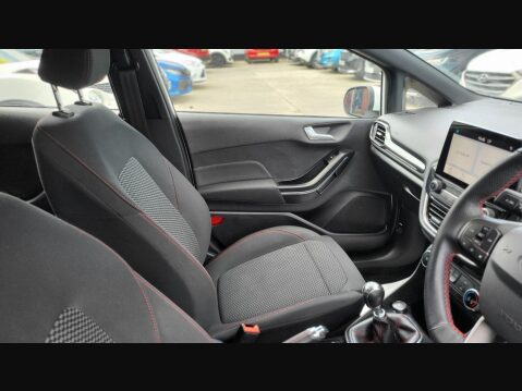 Ford Fiesta ST-LINE 15