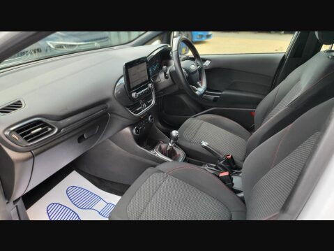 Ford Fiesta ST-LINE 21