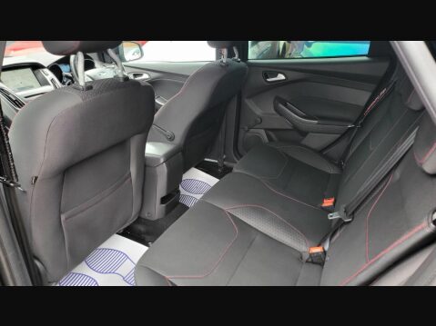 Ford Focus ST-LINE 18