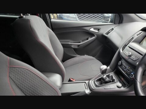 Ford Focus ST-LINE 17
