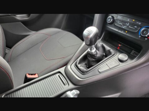 Ford Focus ST-LINE 13