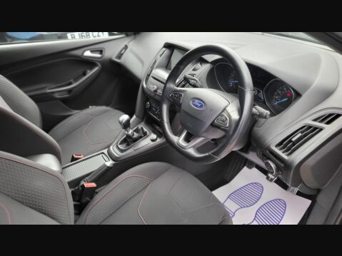 Ford Focus ST-LINE 15