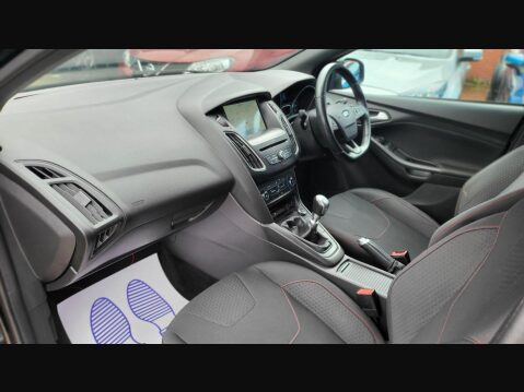 Ford Focus ST-LINE 30