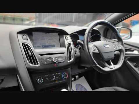 Ford Focus ST-LINE 12