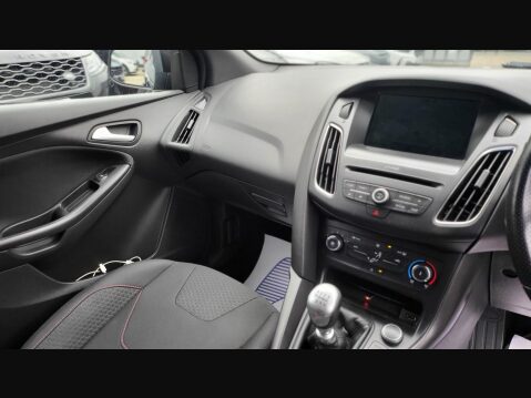 Ford Focus ST-LINE 14