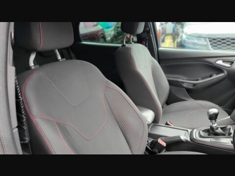 Ford Focus ST-LINE 16