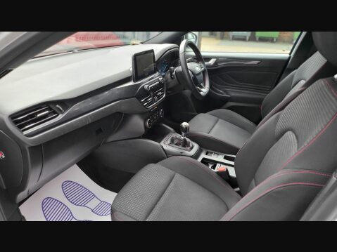 Ford Focus ST-LINE 5