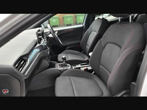 Ford Focus ST-LINE 24