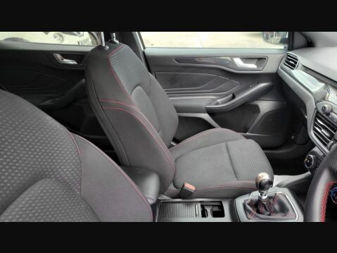 Ford Focus ST-LINE 17