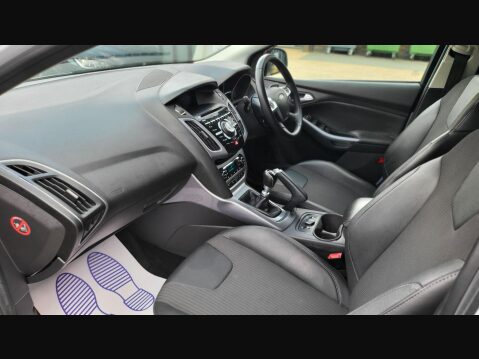 Ford Focus TITANIUM X 2