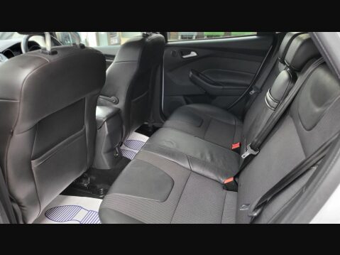 Ford Focus TITANIUM X 19