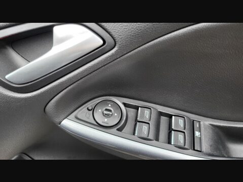 Ford Focus TITANIUM X 21