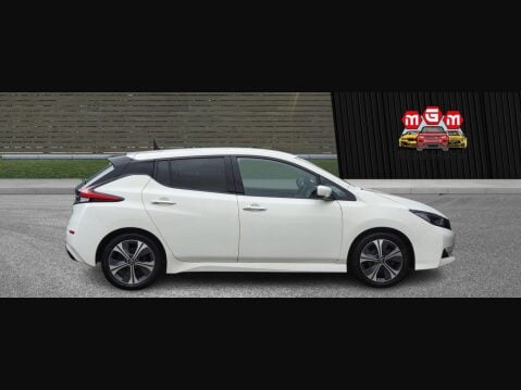 Nissan LEAF N-CONNECTA 9