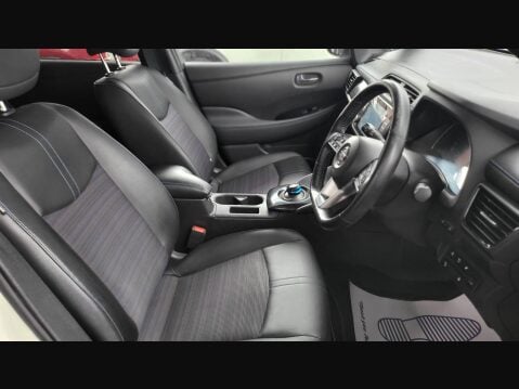Nissan LEAF N-CONNECTA 13