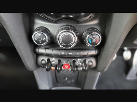 Mini Hatch COOPER 15