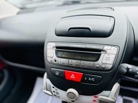 Toyota Aygo VVT-I MOVE WITH STYLE 16