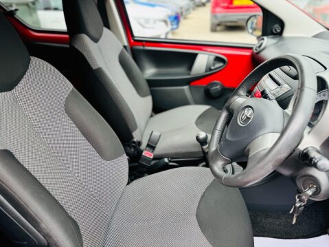 Toyota Aygo VVT-I MOVE WITH STYLE 17
